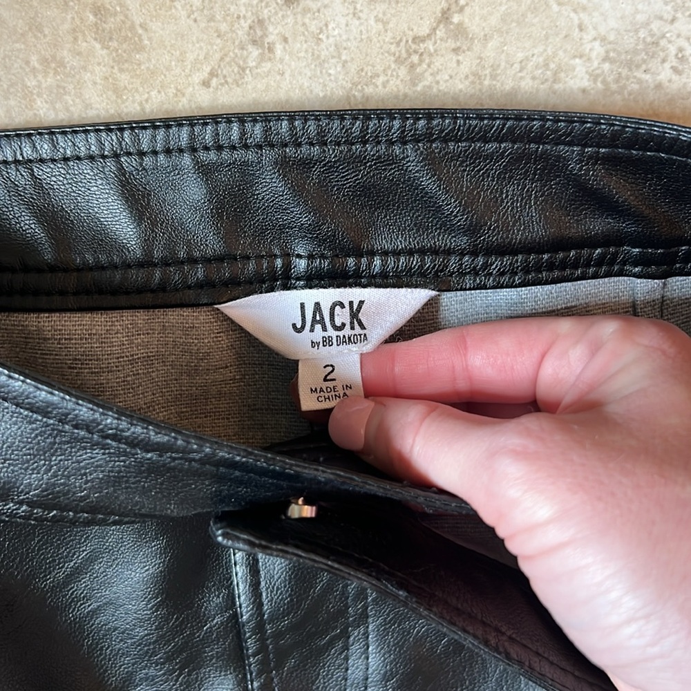 Jack by BB Dakota - Black Leather Skirt - Size 2 - Picture 2 of 3